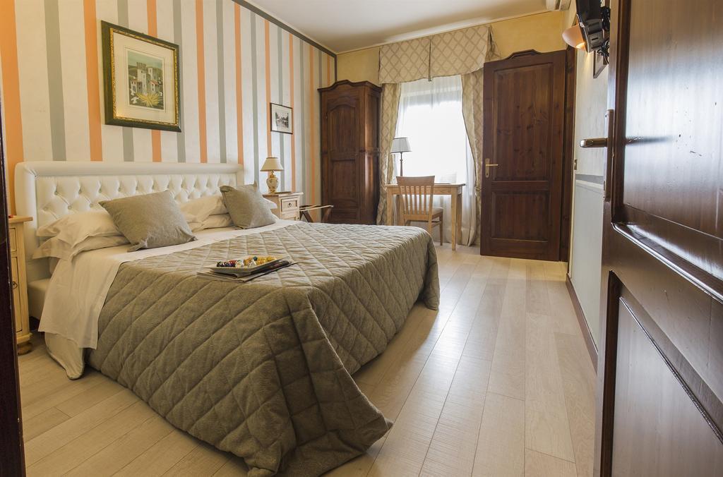 Il Melograno Agriturismo & Spa Pianello  Ngoại thất bức ảnh